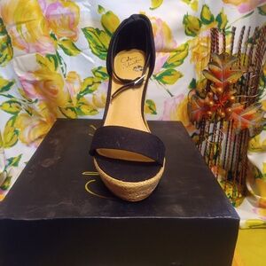 Black Wedge Heels / NEW